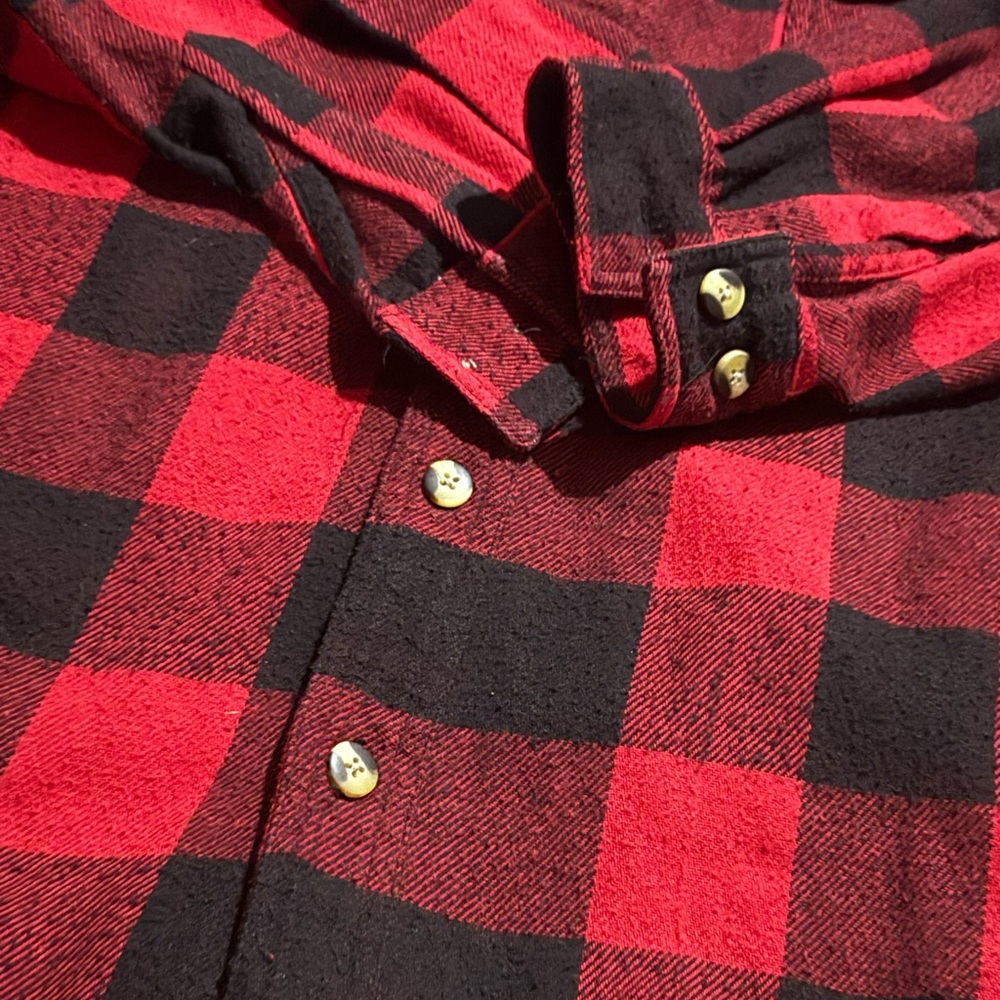 Hickory Men Red/Black Long Sleeve Button Down Shirt - Picture 4 of 6